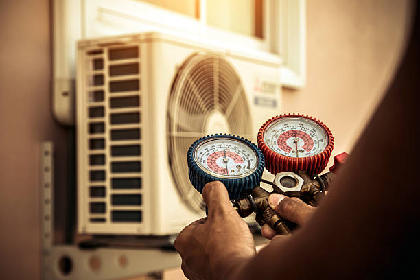 Professional Ac Installation technician working in Terrell, TX